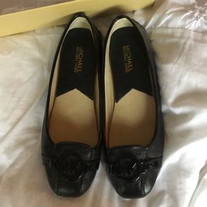 Michael Kors Fulton black leather flats
